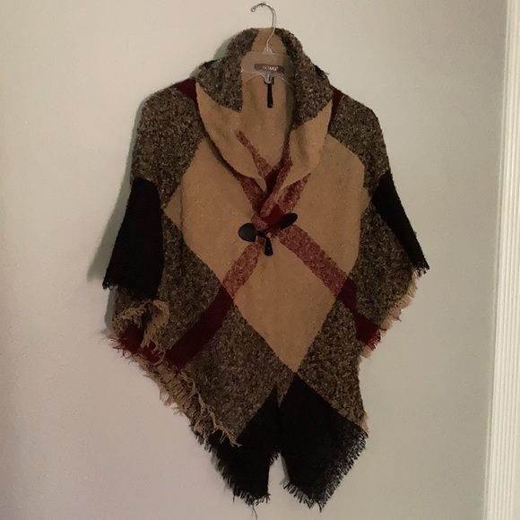 NWOT cape - Picture 5 of 8